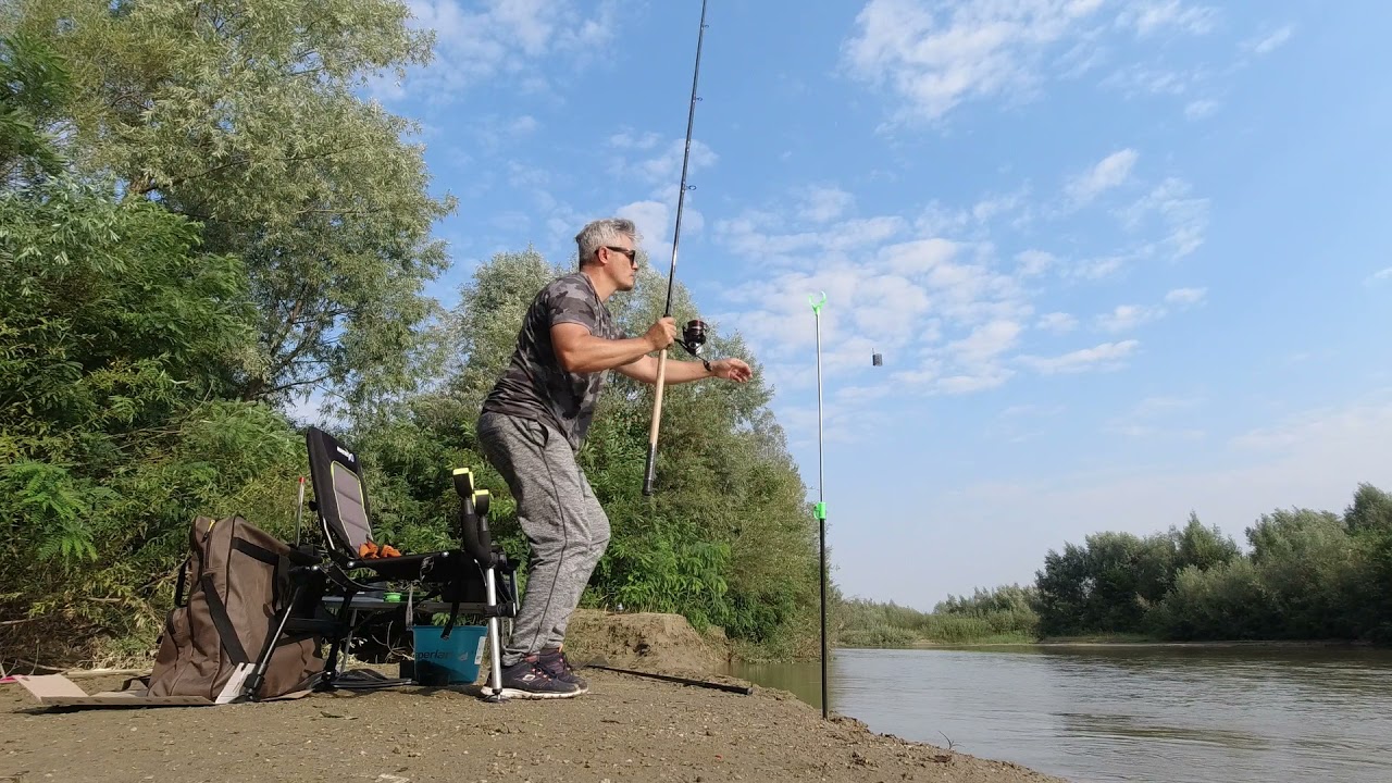 Pescuit la feeder cu cosulet