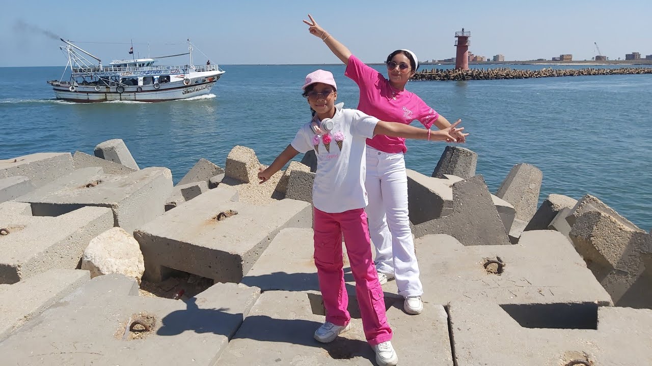 تالت يوم مصيف🏖شوفنا لسان رأس البر🌊وركبنا عجل🚲واتفسحنا فى المركب⛴