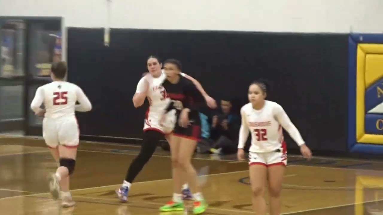 CALLIE OAKLAND SCORES 14 POINTS!!