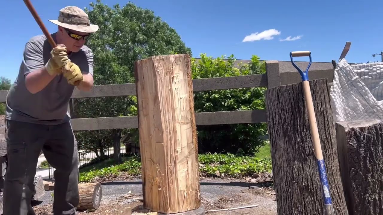 Grading my logs with a 1946 Sager Chemical peeler. Layer by layer#axe#trees#logs