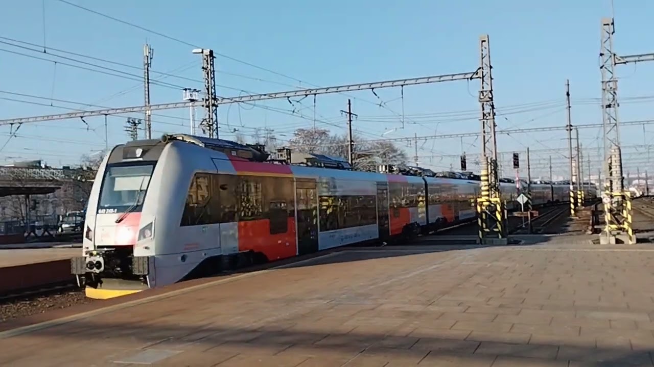 Two United RegioPanters in new livery