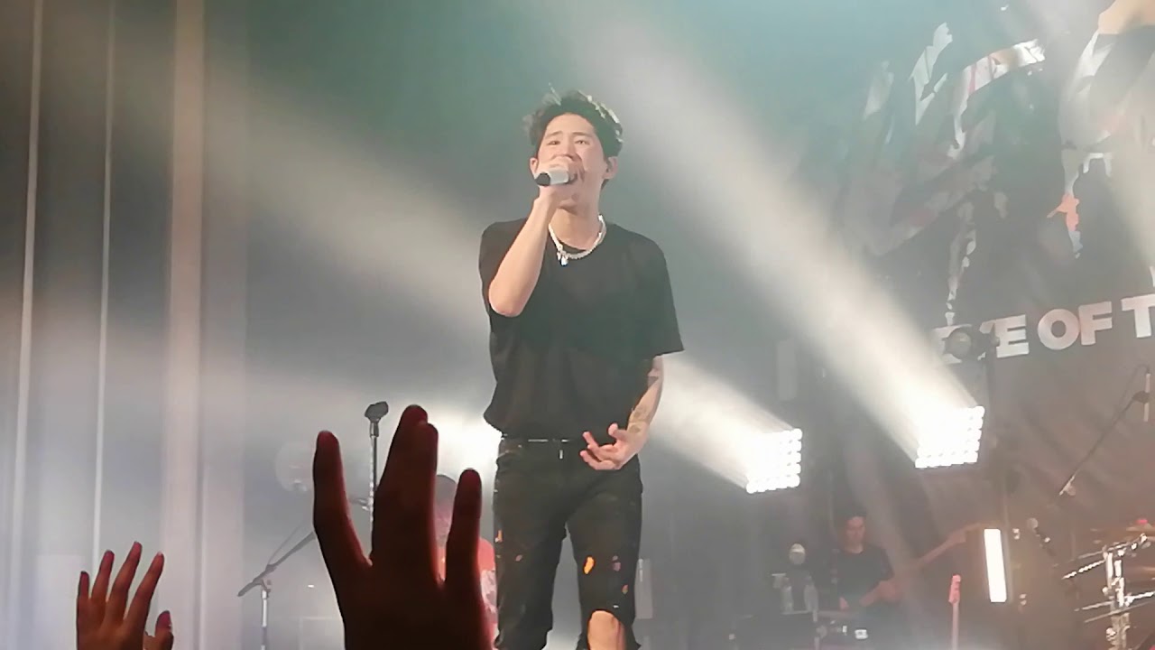 One Ok Rock - l was king (Taka is the best)