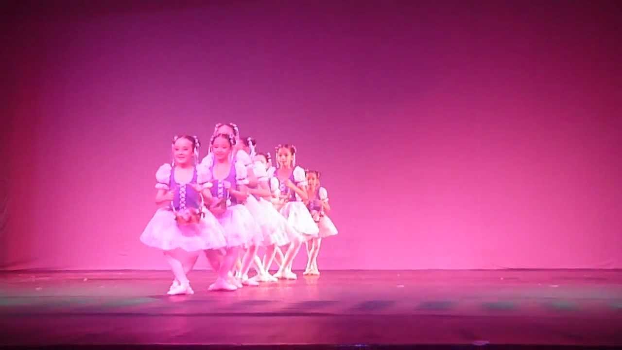 Ballet Thatiana Orite apresenta "Pequenas Camponesas"