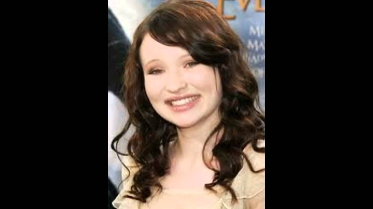 Emily Browning 100% sexy
