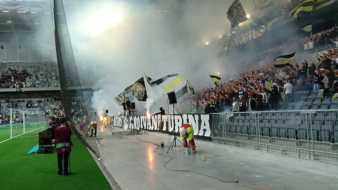 AIK-klackens tifo (AIK - Panathinaikos 0-2)