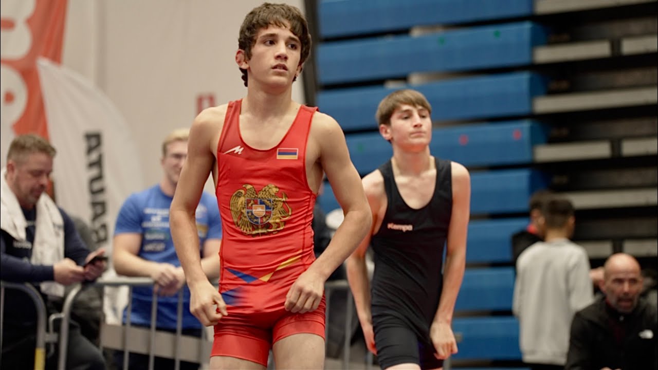 U17 Narek Aleyan (ARM) vs Chingizkhan Amerkhanov (DEN) 48kg. Greco-roman boys wrestling. B-cam-man