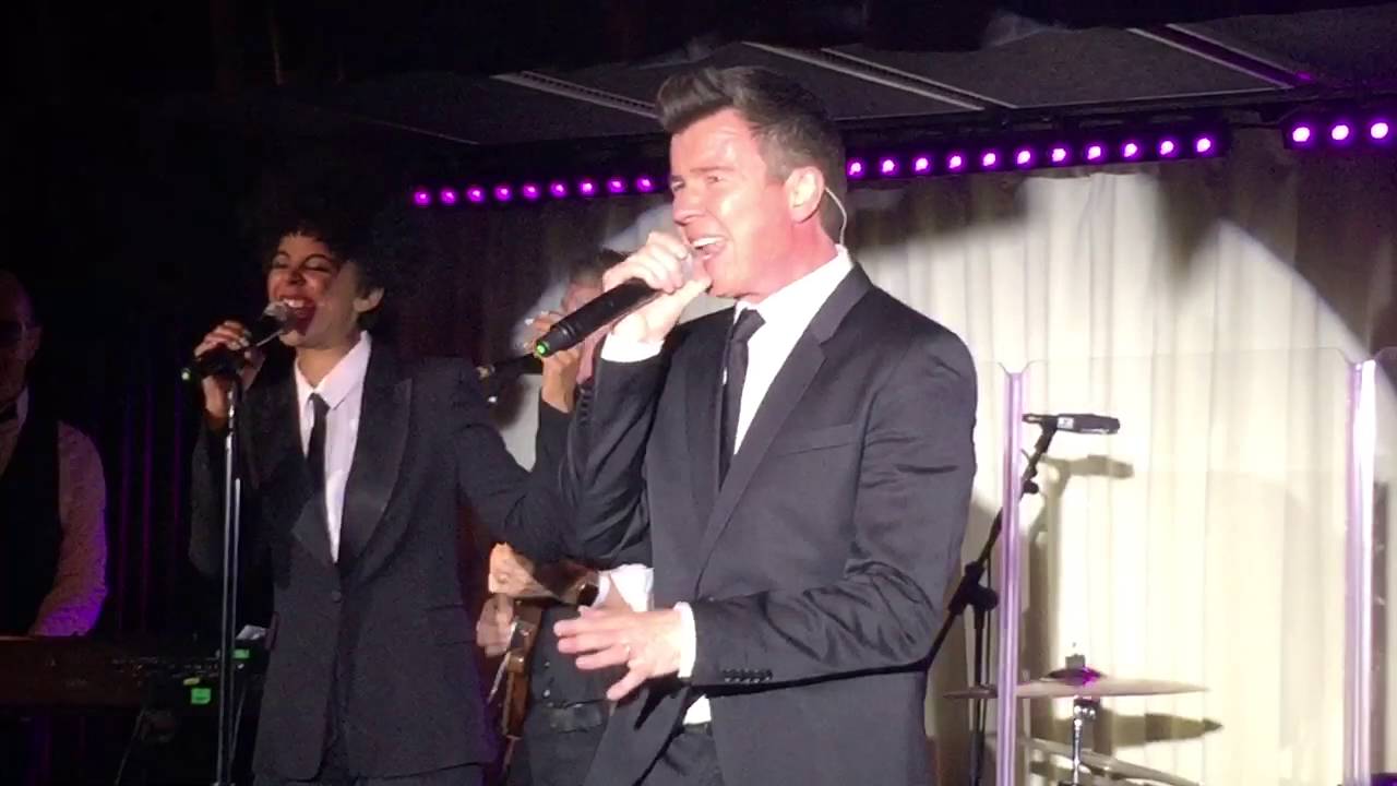 Rick Astley - Whenever You Need Somebody (Live 2016)