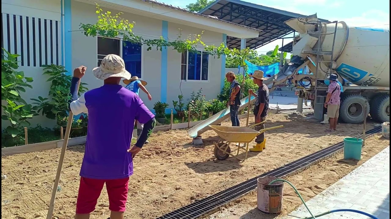 Living in Thailand - Continue to build our road