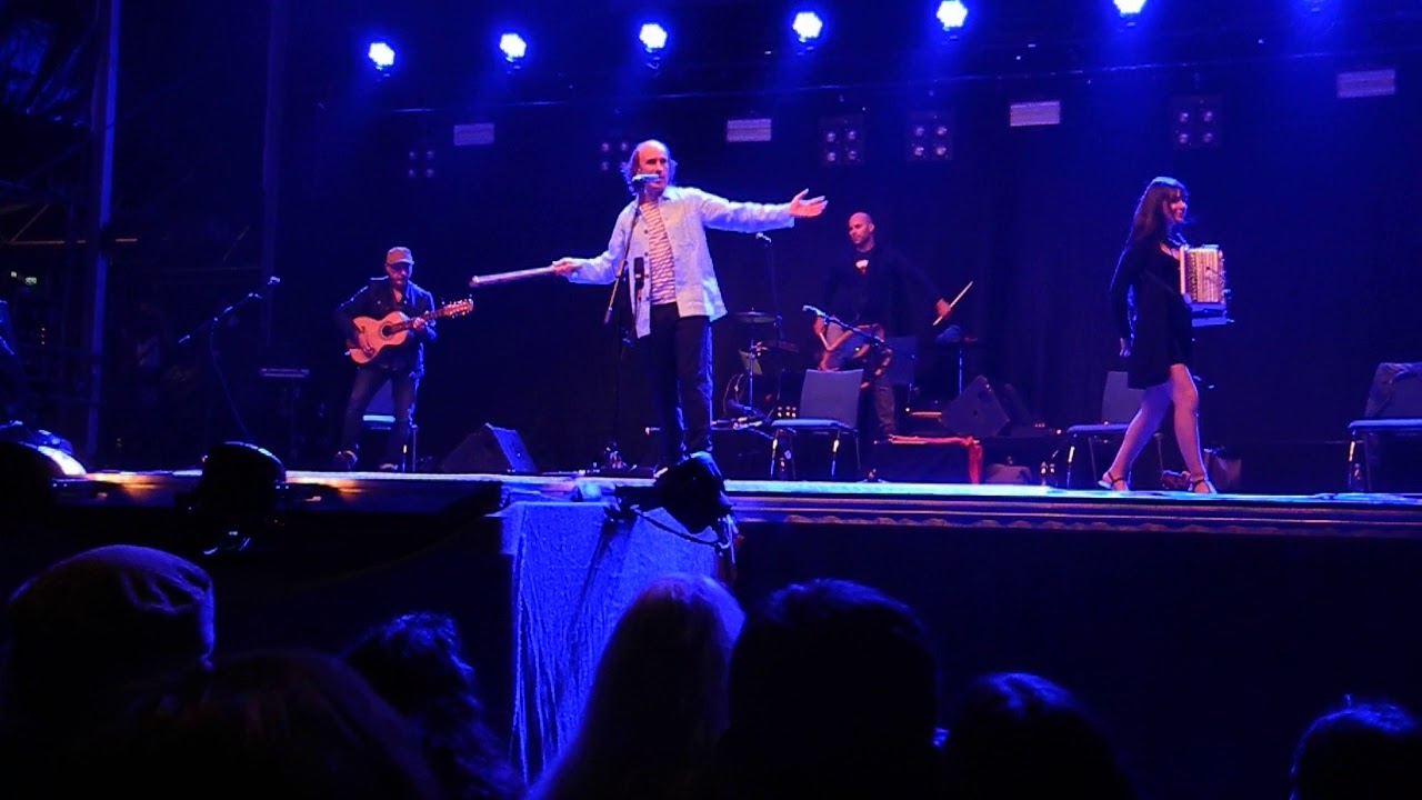 Carlos Nunez & Alan Stivell & very more musicians, dancers and listeners ...