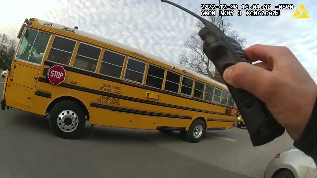 Middle School Resource Police Officer Saves Person From Overdosing #bodyworncamera #bodycam #dui