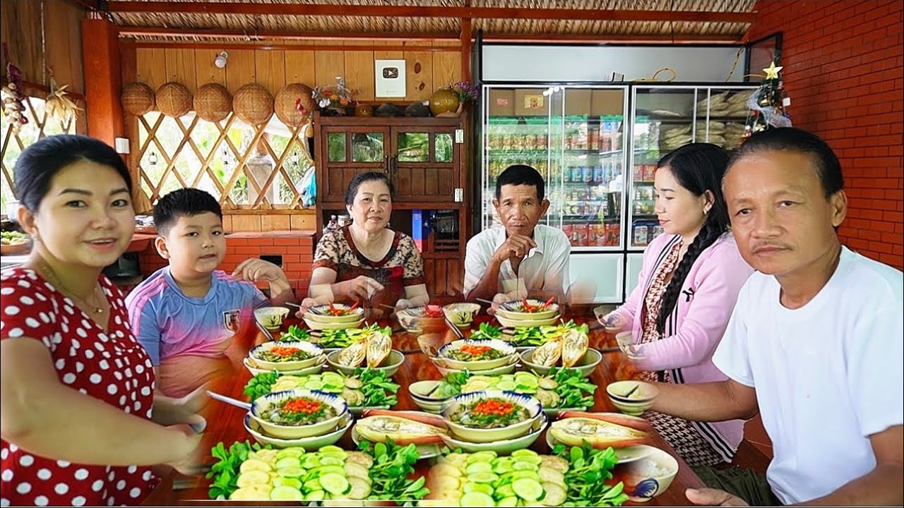 Mẹ Hái Rau Dừa Ăn Kèm Món Cá Thu Chưng Thịt Ấm Bếp Lửa Hồng Ngày Gió Bấc Se Lạnh | MTQH