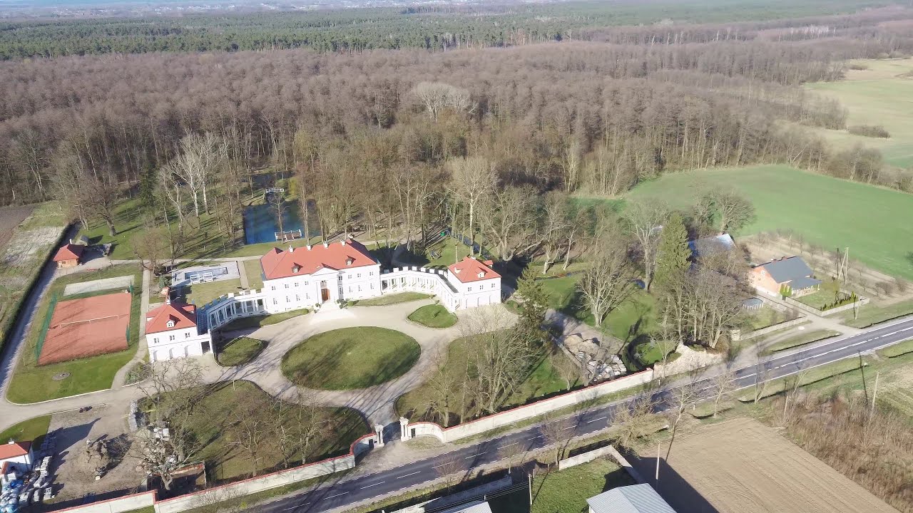 Odbudowany Pałac w Studzieńcu