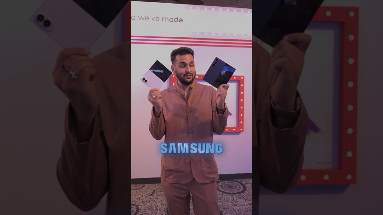 1 Hour with Samsung&rsquo;s NEW Fold ! #Shorts