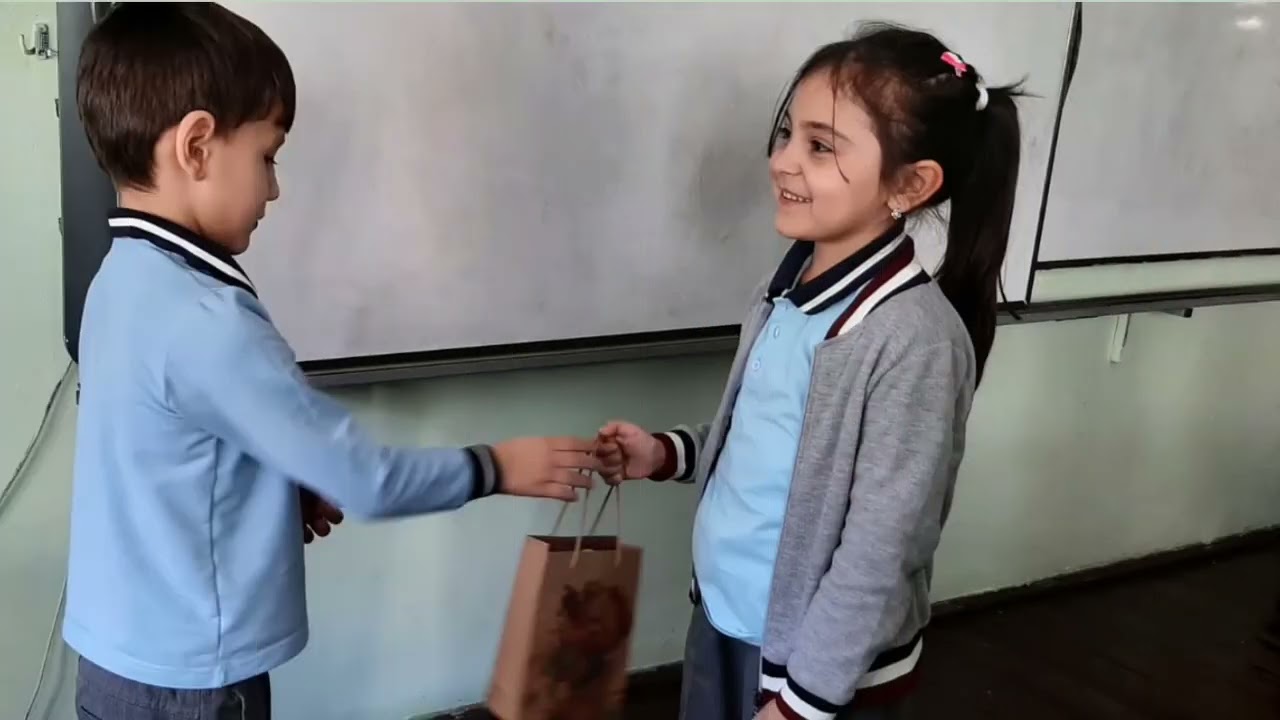 164 nömrəli məktəb 1b sinfi 8 mart təbriki 2025