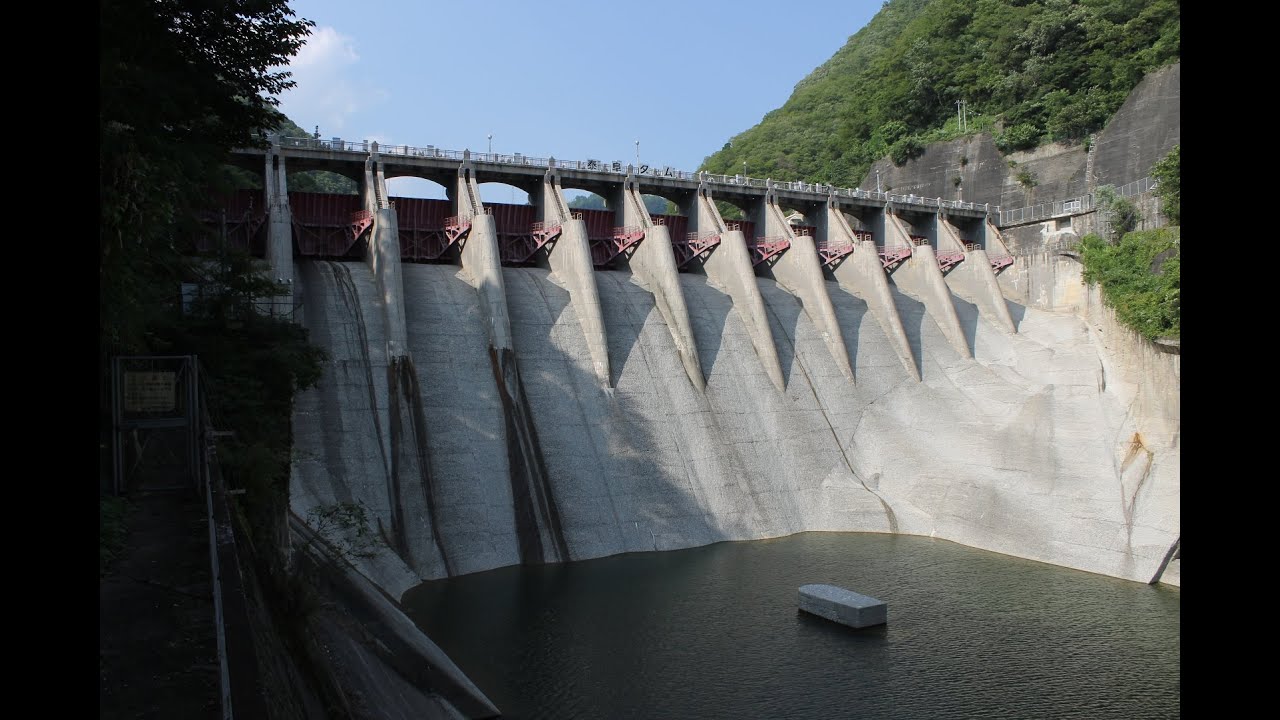 泰阜ダム（長野県下伊那郡泰阜村）