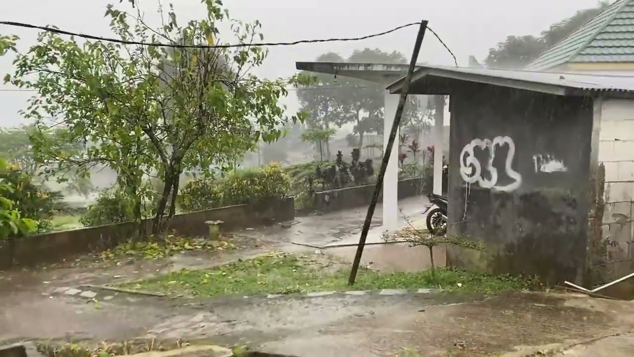 СТРАШНЫЙ!! 🌧️⚡ Экстремальные грозы и проливные дожди в Индонезии 🌧️⚡| Терапия сном лечит бессонниц