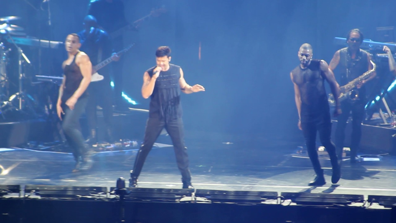 Ricky Martin - Drop it on me/Shake your bon bon(PALAU SANT JORDI 30-05-17)