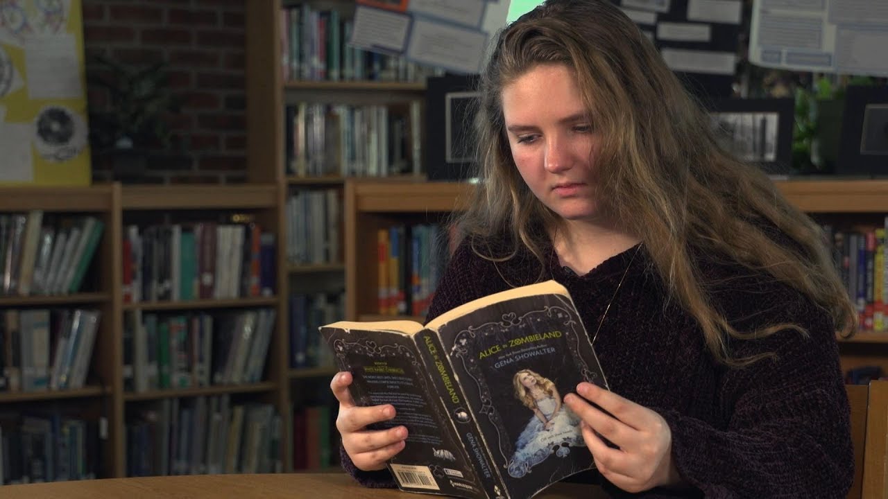 Homework Hotline Book Review: Alice in Zombieland