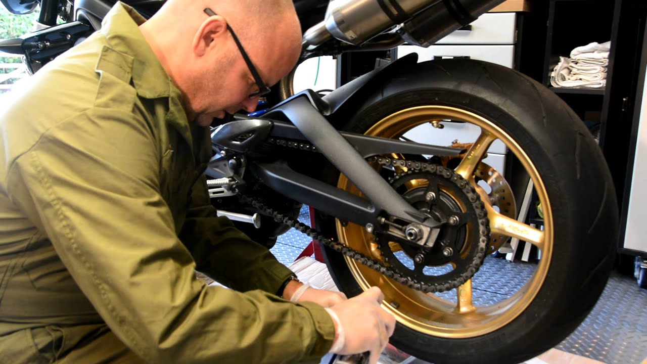 Street Triple R - Chain clean and lube