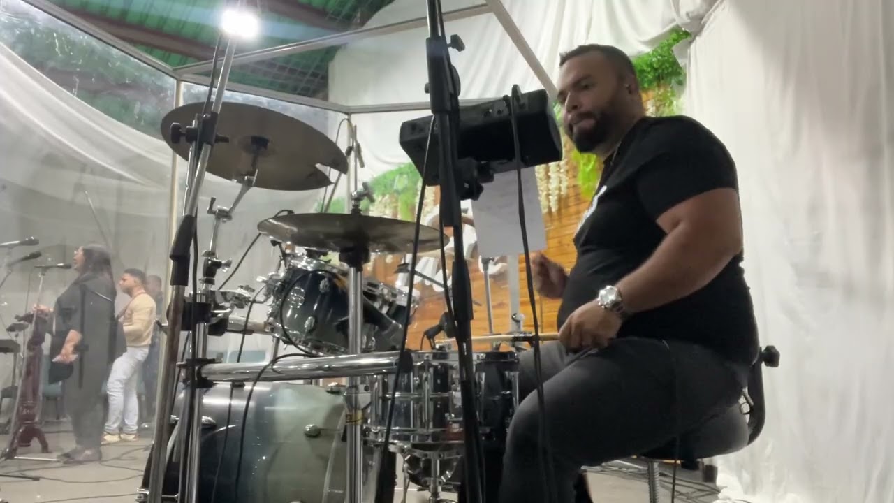 Israel & New Breed - Campfire Coritos - Drum Cam by Bucobo Drum