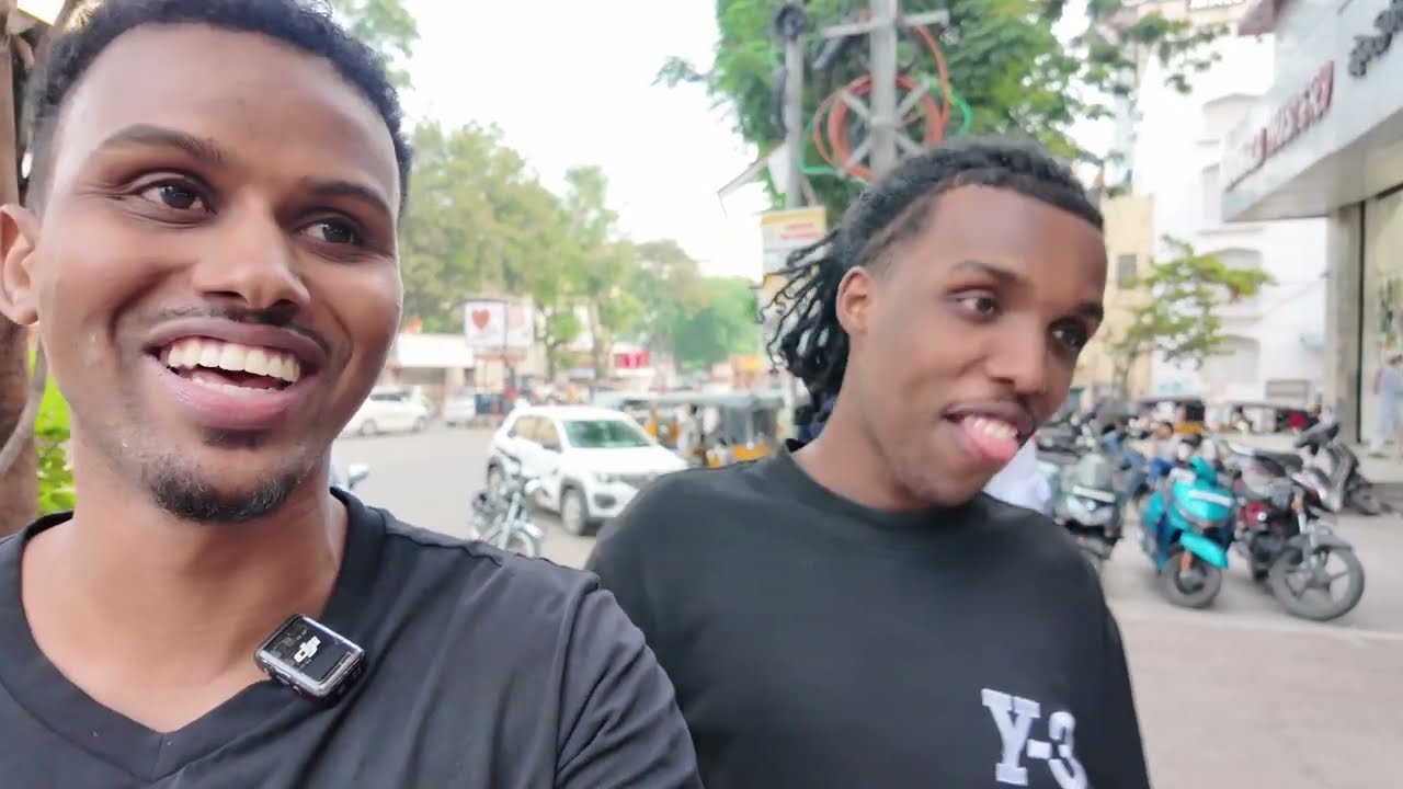Hunting iPhone 17 in India’s Local Market 😳📱🇮🇳