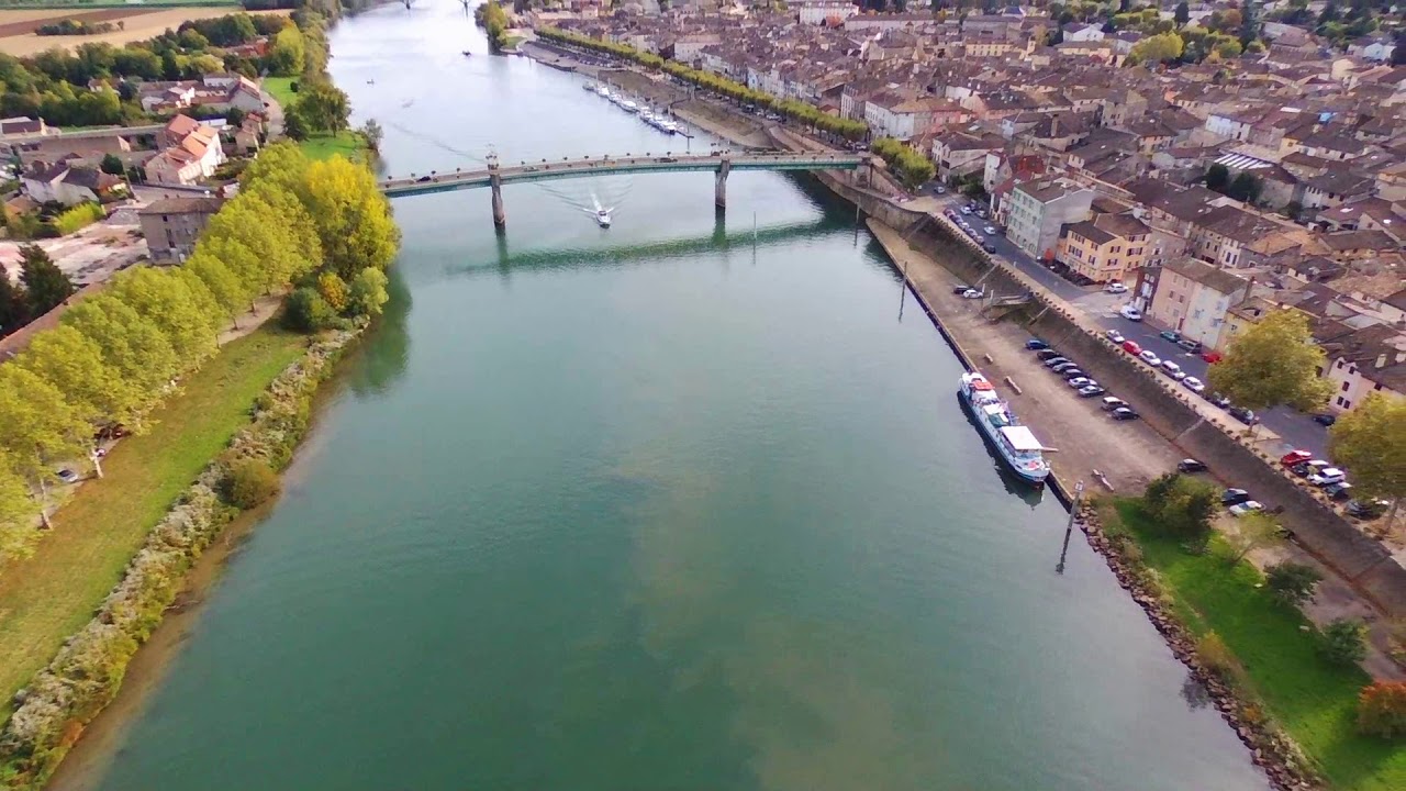 LA SAONE A TOURNUS EN DRONE