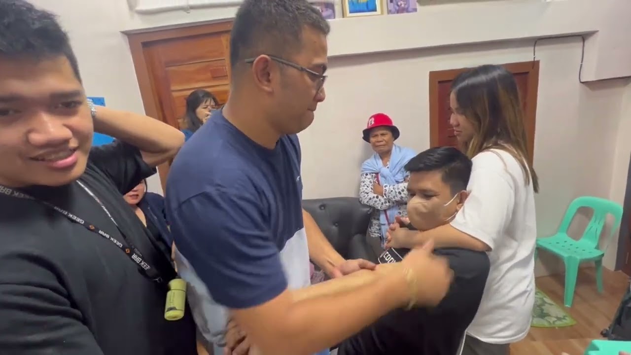 EMERGENCY !! 1 and half month komang. Buti napa hilot agad.