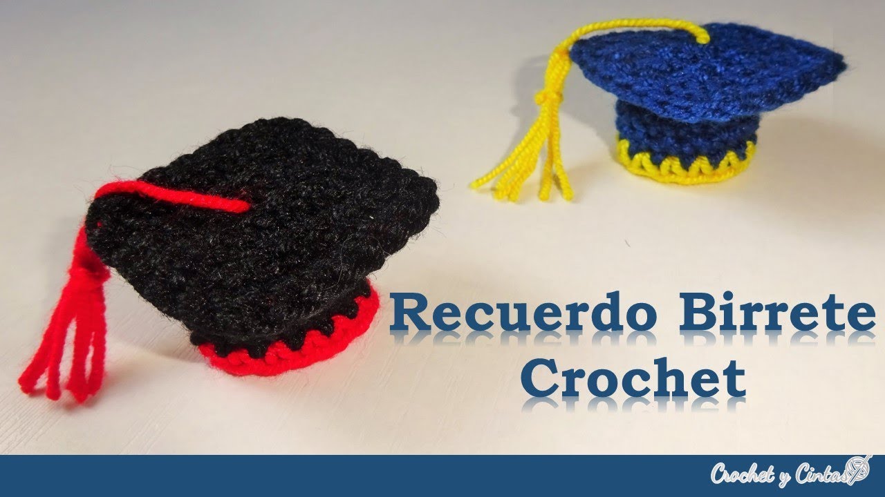 Souvenir – recuerdo birrete de grado a crochet