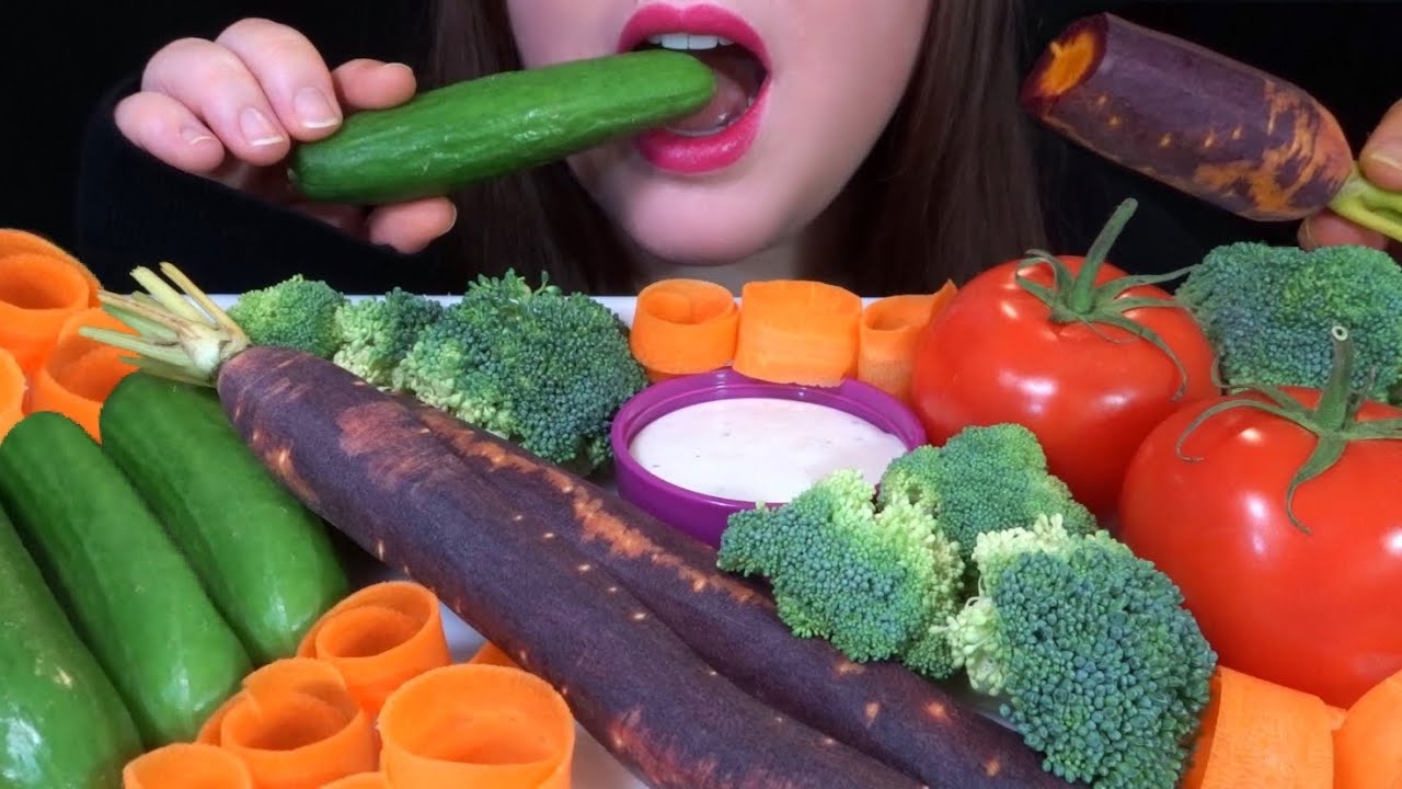 HEALTHY EATING ASMR Raw Veggie Platter - EXTREMELY SATISFYING Crunchy Sounds!