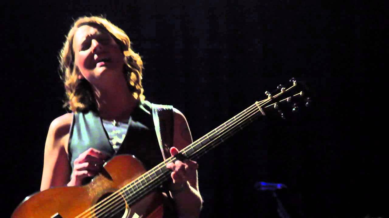 Brandi Carlile - Amazing Grace (unplugged) (Islington Assembly Hall, London, 13/02/2013)
