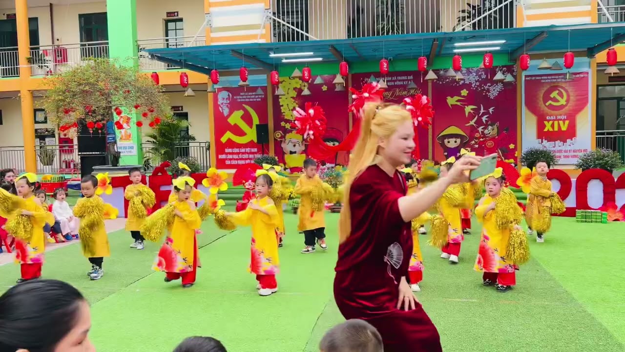 Lớp mầm non B1 trường Mầm non Hồng Kỳ A múa Đoàn Xuân Ca ngày Vui Tết Cổ Truyền #PhAnhtv 