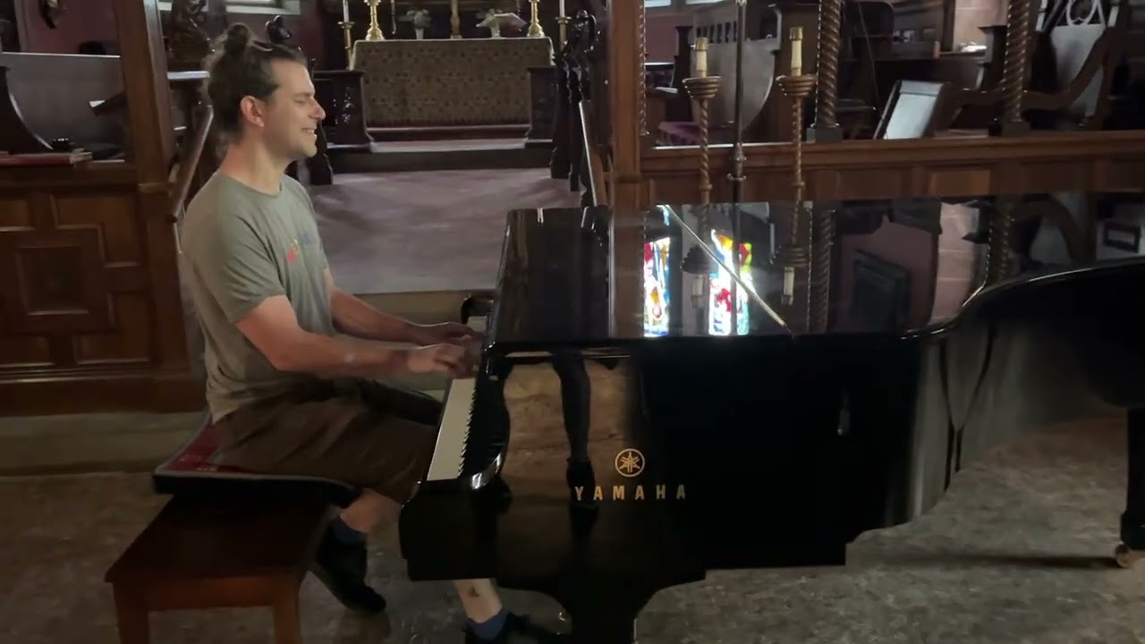 An impromptu version of “Honey”