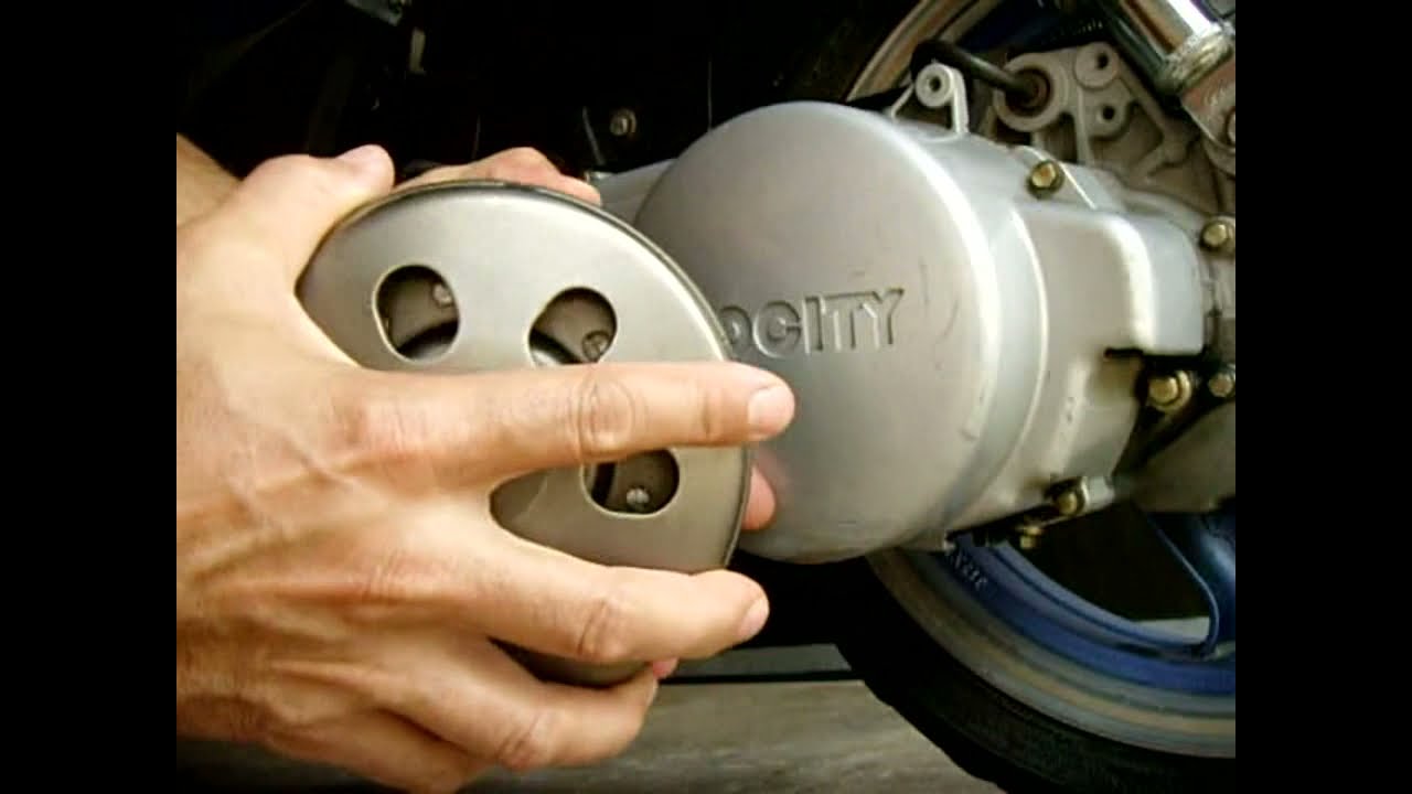 Снятие ремня привода вариатора GY6 / 150CC, замена сцепления и пружин