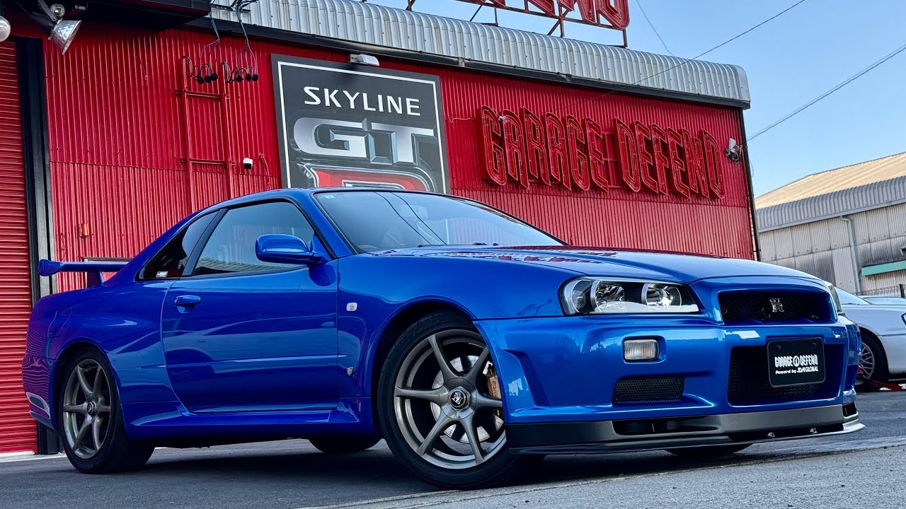 DEFEND GRAPHICS！！SKYLINE GT-R VspecⅡ Bayside Blue！ Low Mileage！！
