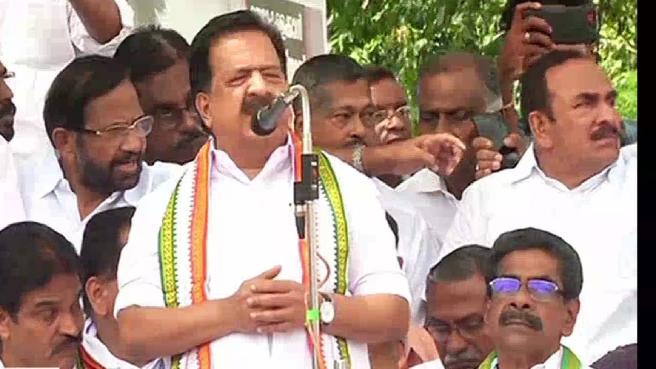 തെറ്റ് തിരുത്തലല്ല; ആവര്‍ത്തിക്കലാണ് സര്‍ക്കാര്‍ നയം: ഉമ്മന്‍ചാണ്ടി| UDF Protest