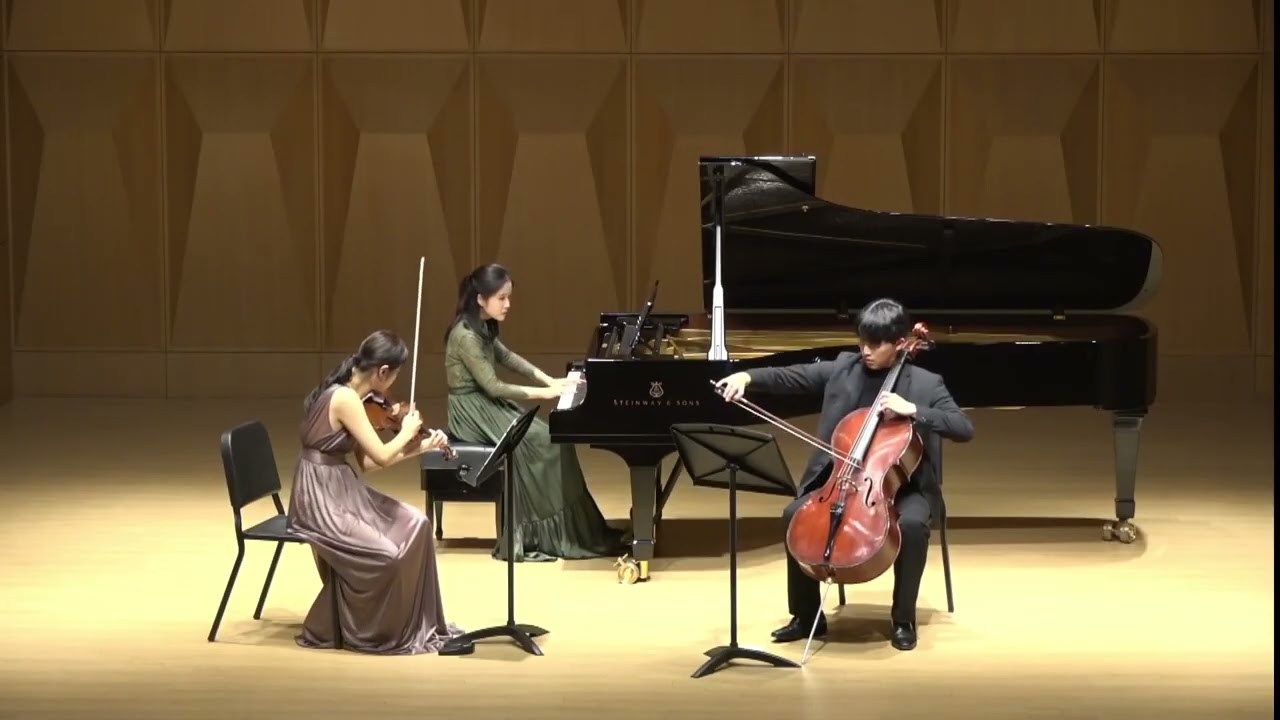 트리오 솔렌 Trio Solenne (Vn. 노예리, Vc. 김혜인, Pf. 노예나)-Beethoven Piano Trio in D major, Op.70, No.1 