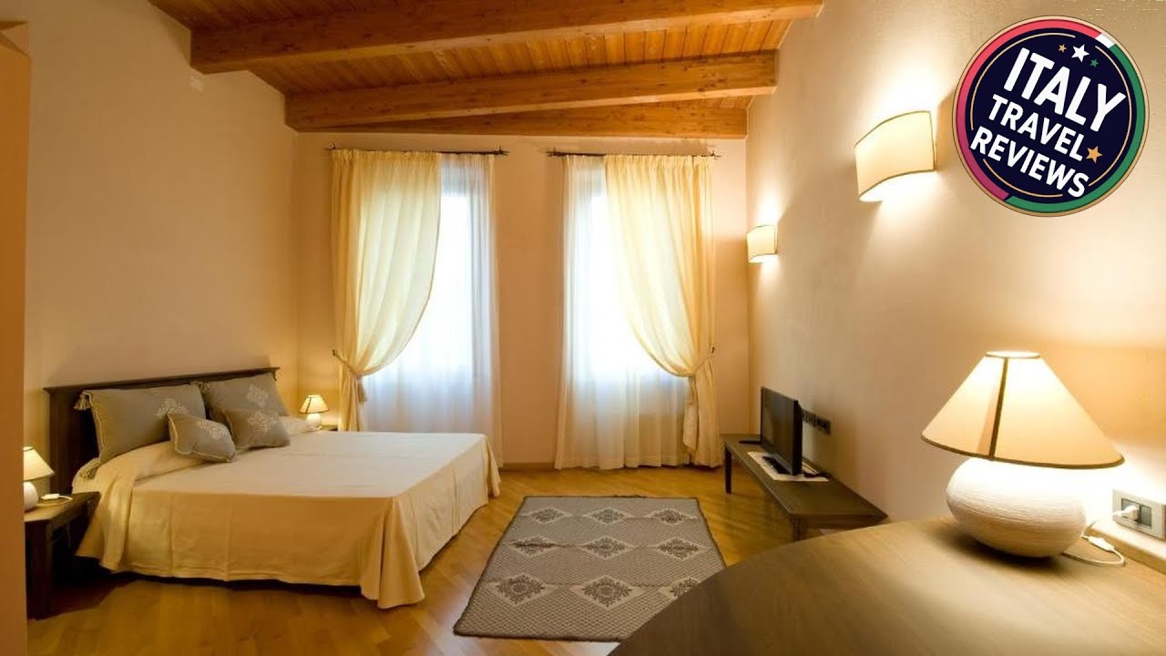 Piazza Azuni 18 Guest House | Sassari, Italy | Hotel Review 🛏️