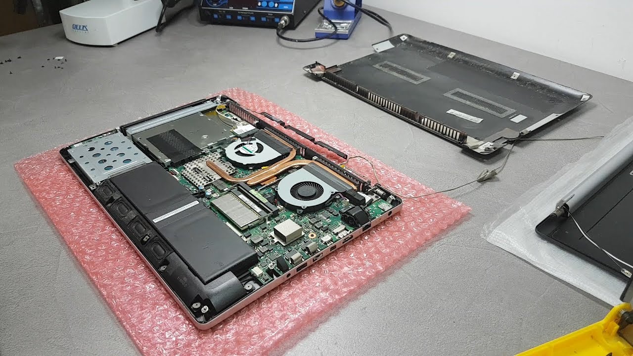 Wymiana klapy matrycy w laptopie - ASUS N550J