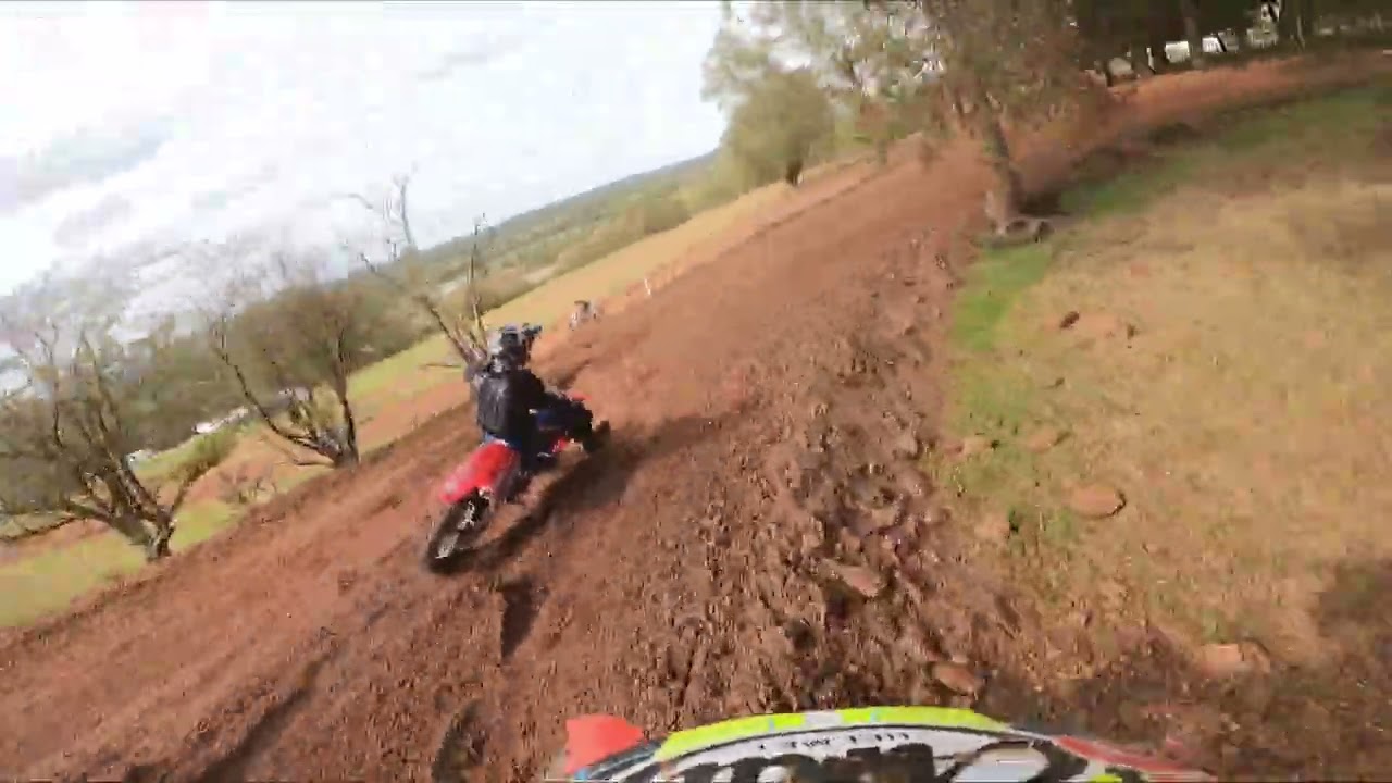 1993cr 250 vs1995cr 250 at Weatheroak Mx, UK