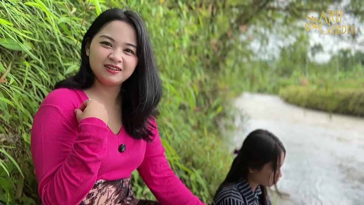 LUAR BIASA MENYENANGKAN! VLOG DUA JANDA DESA YANG CANTIK MAEN AIR DISUNGAI UNTUK MELEPAS LELAH