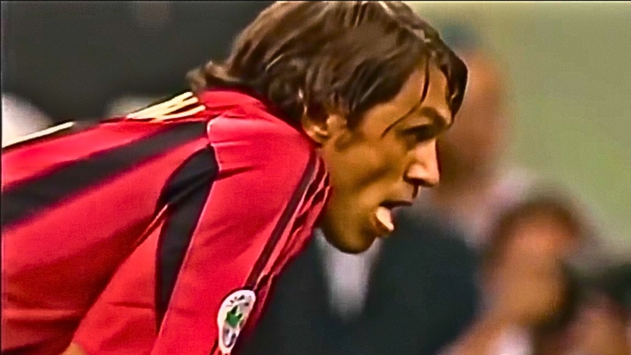 Which was Maldini's weak foot?