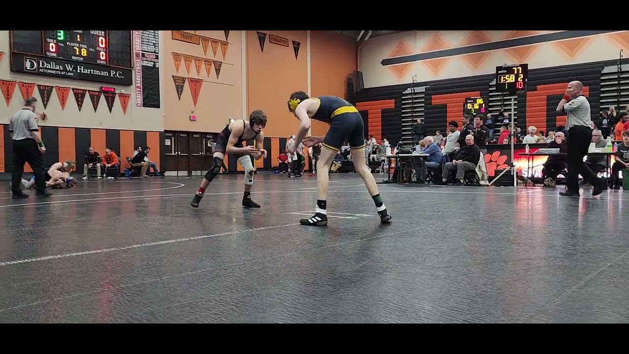 Kael Sophomore year 114lbs Districts Quarterfinals