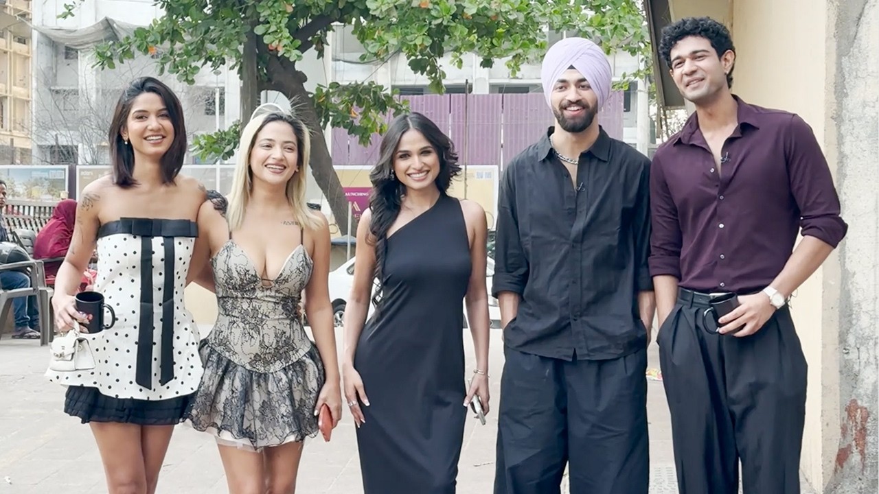 Splitsvilla X6 Contestants Sandy, Sad, Simran & Chakshdeep With Kashish Kapoor Snapped In Andheri