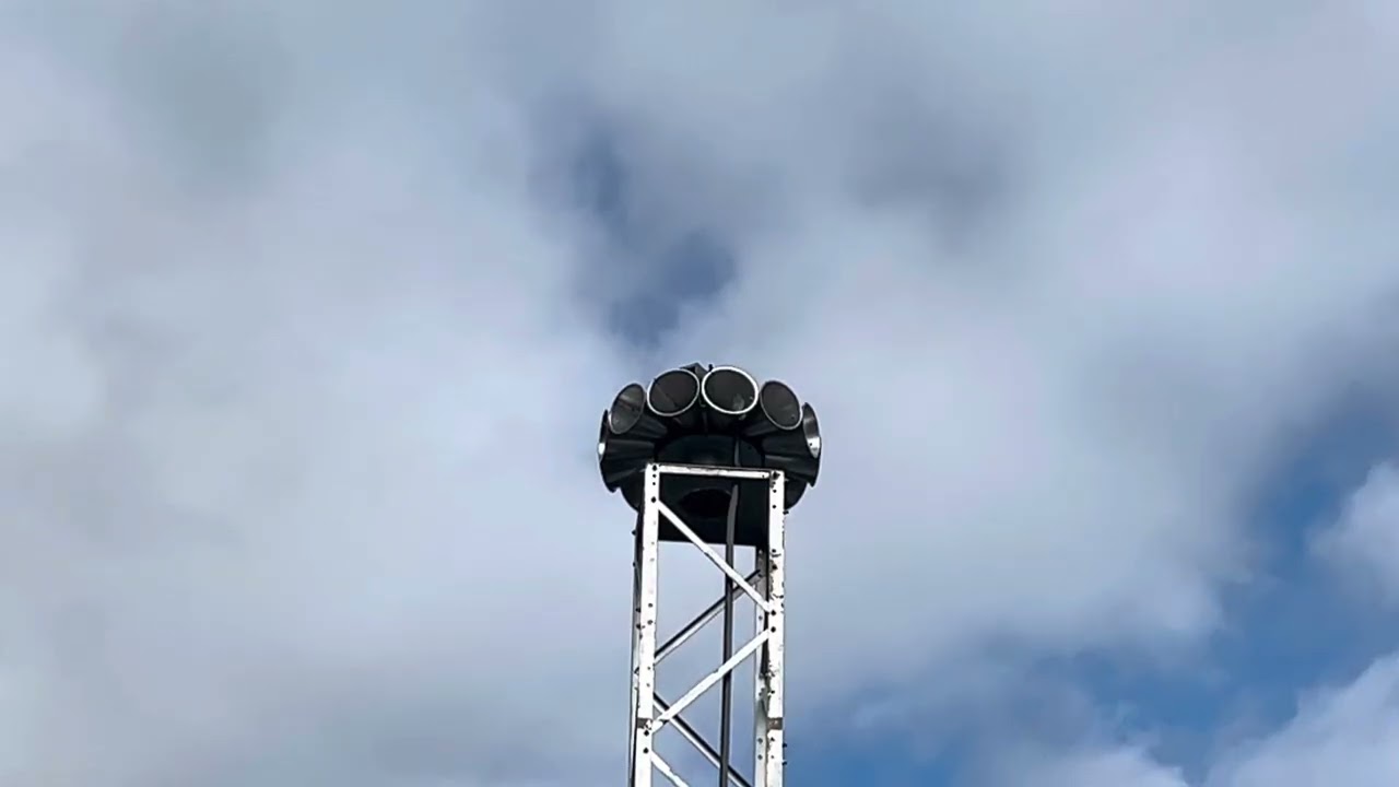 Elyria, OH Federal Signal STH-10 (bonus phone falling over)