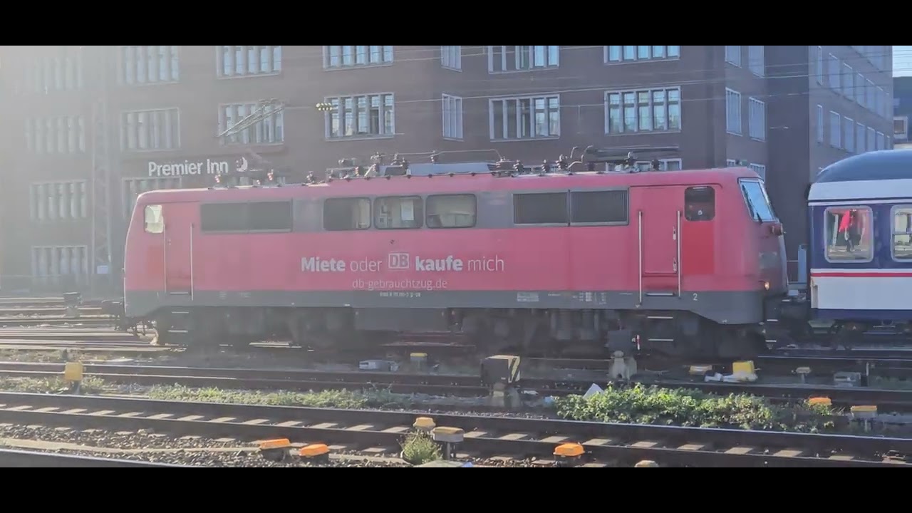 Rote br 111 rangiert im Köln hansaring 