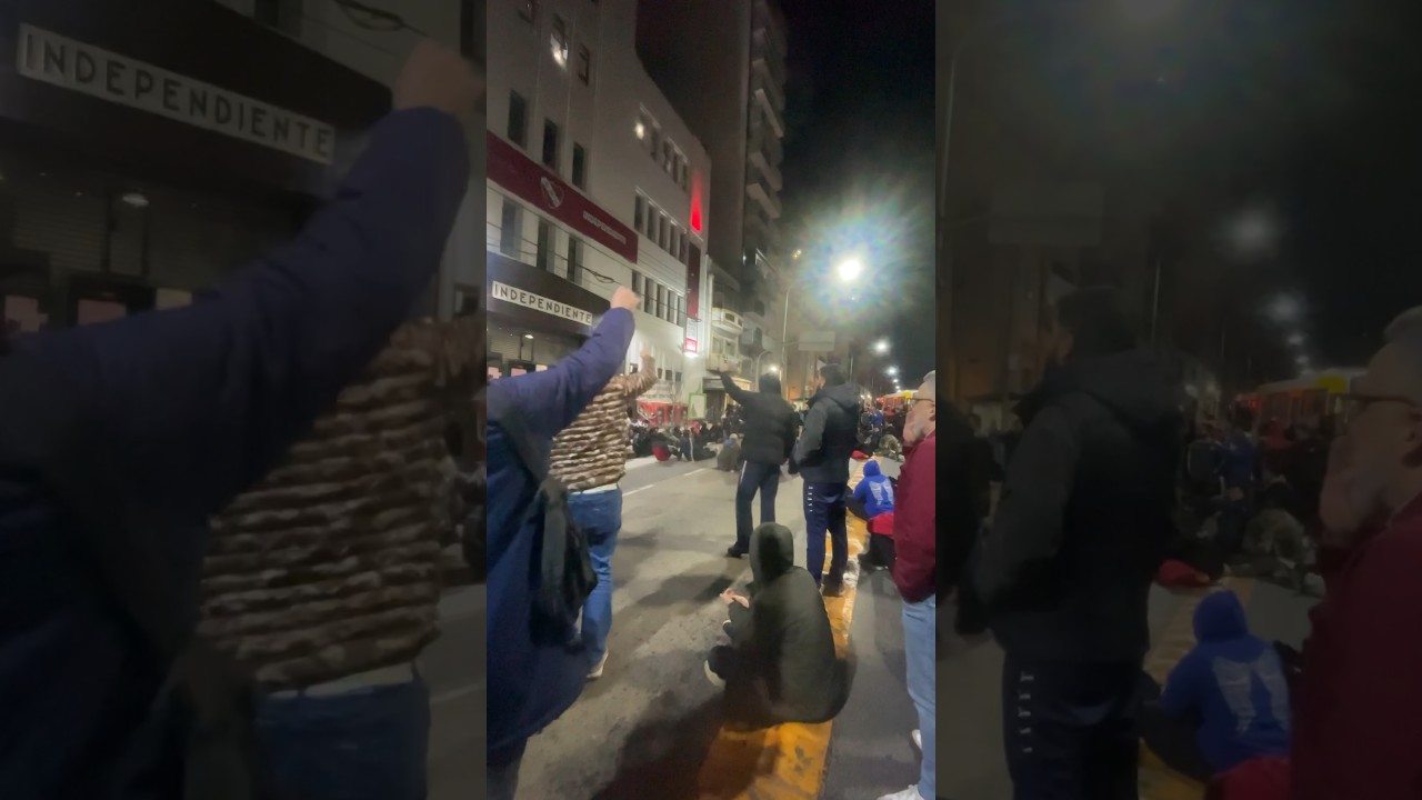 &iexcl;Insultos para N&eacute;stor Grindetti en la puerta de la Sede de #Independiente!