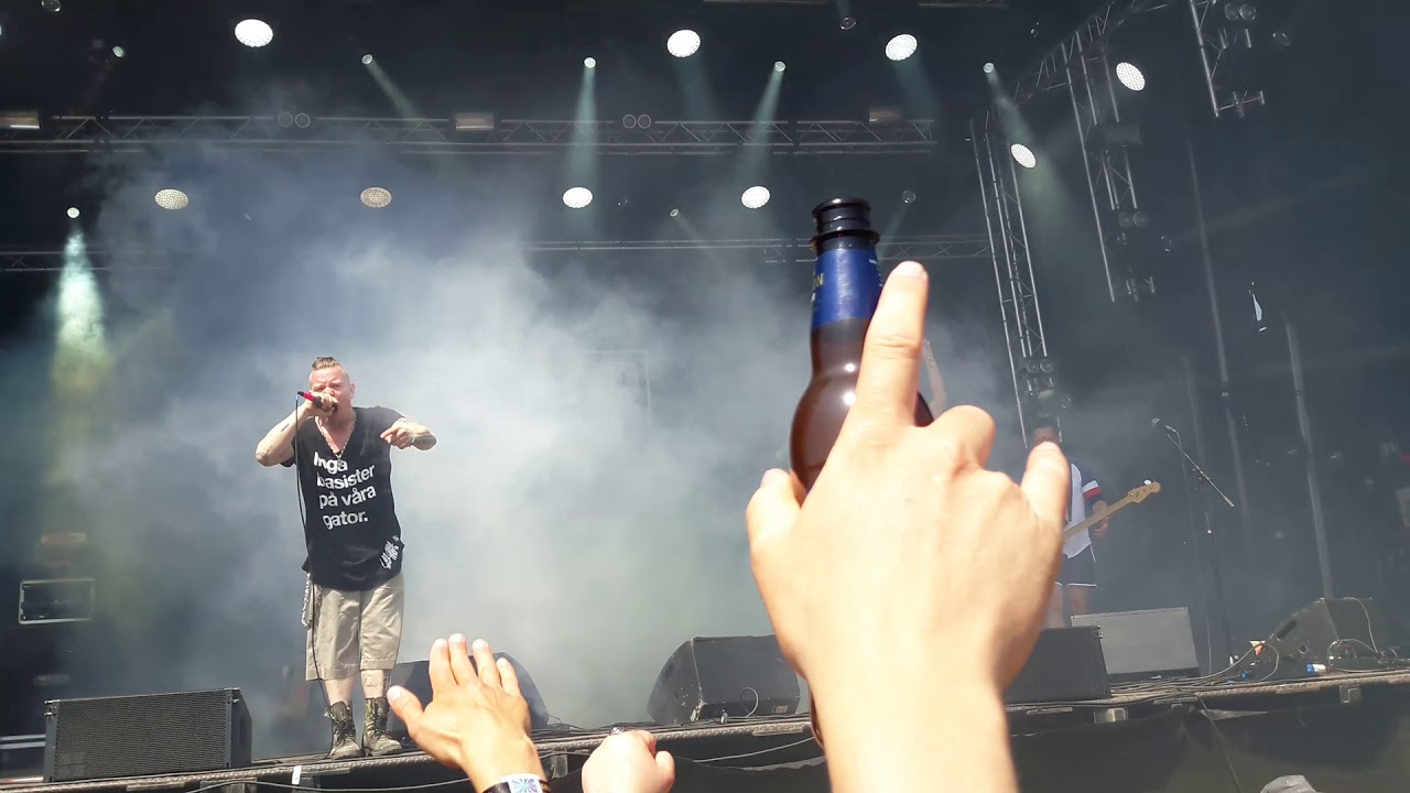 Lillasyster - Nationalsång/Umbrella - (Live At Sweden Rock Festival 2019-06-06)