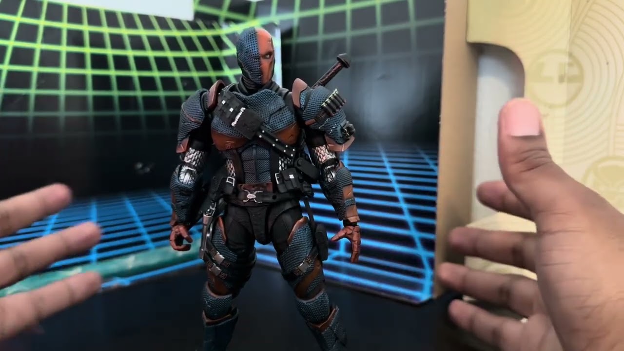 Lpzz Deathstroke Action figure review. 