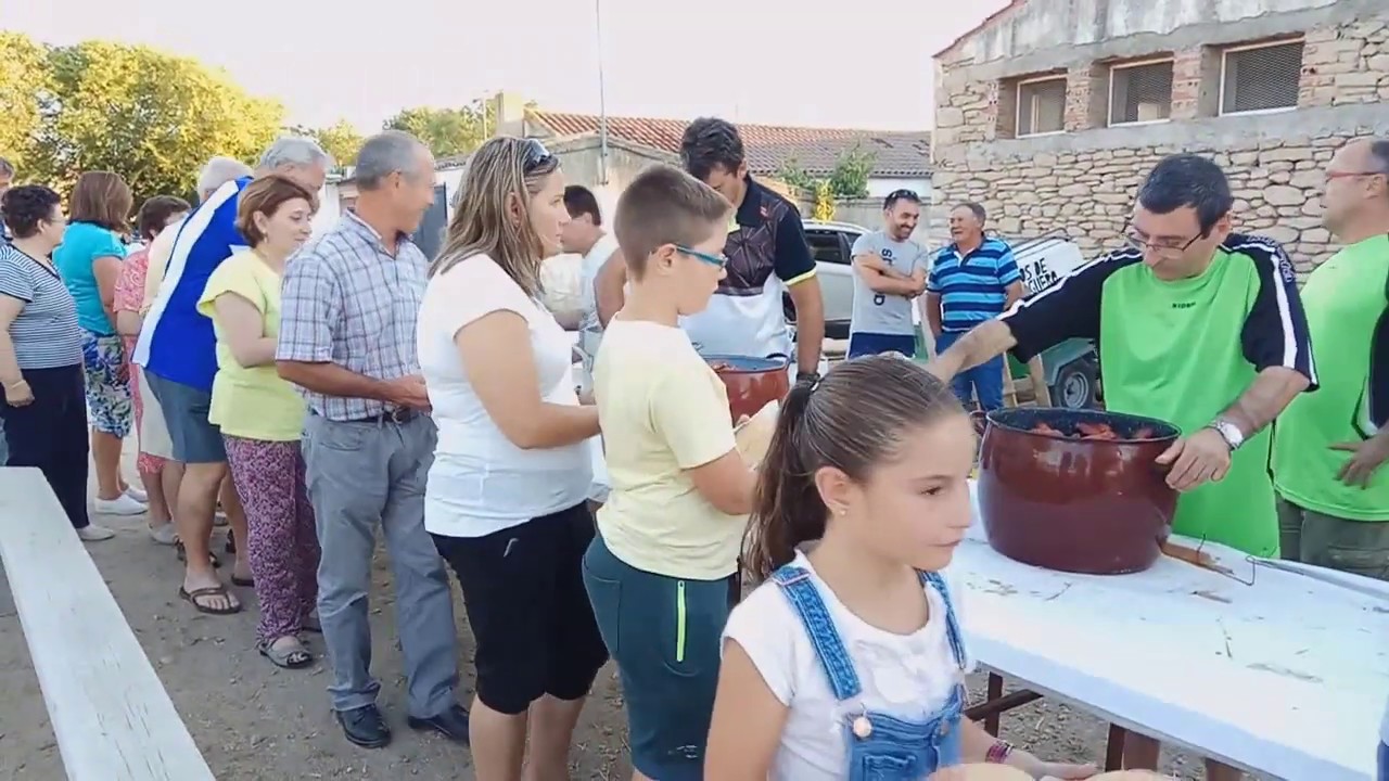 Cena popular en Cerralbo