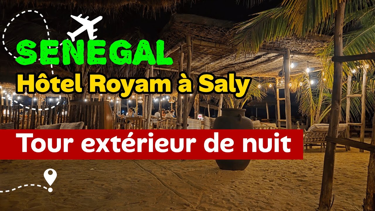 Voyage au Sénégal. L'extérieur de l'hôtel Royam la nuit tombée. Simplement magnifique !